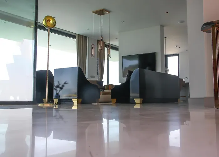 Villara Ultra Luxury Private In Daily Housekeeping Private Cook Chauffeur Service וילה בודרום