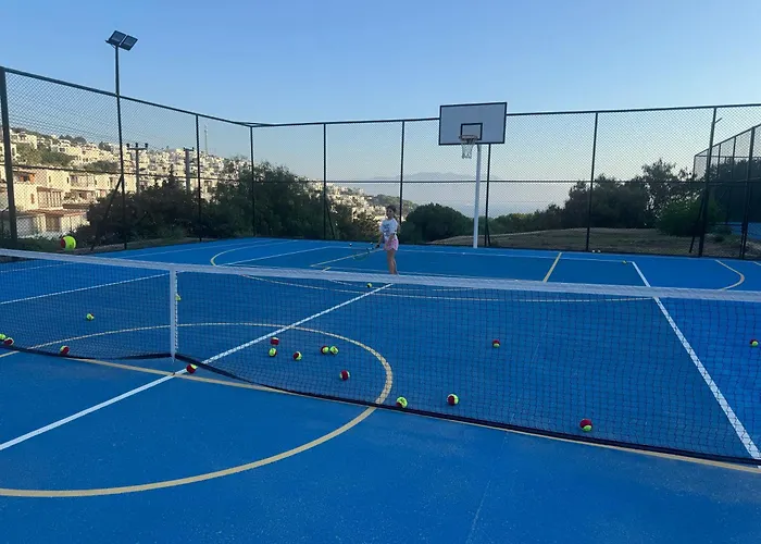 Villara Ultra Luxury Private In Daily Housekeeping Private Cook Chauffeur Service בודרום