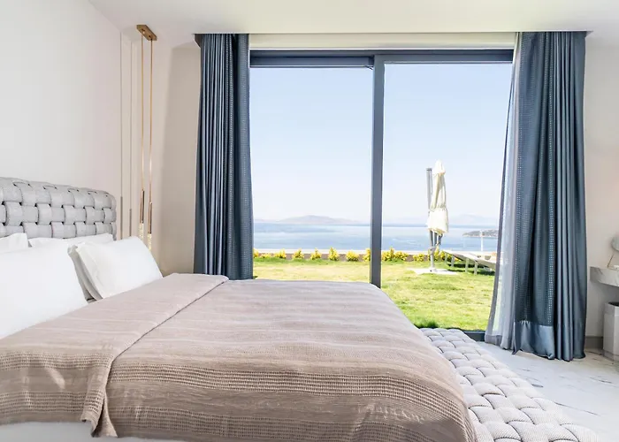 Villara Ultra Luxury Private In Daily Housekeeping Private Cook Chauffeur Service בודרום