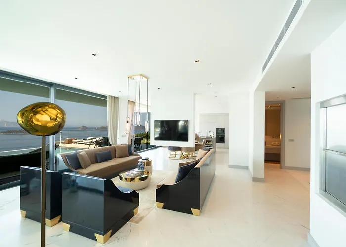 Villa Villara Ultra Luxury Private In Daily Housekeeping Private Cook Chauffeur Service *